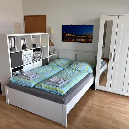 Helle 1raum Mit Balkon Und Kueche * Drezno